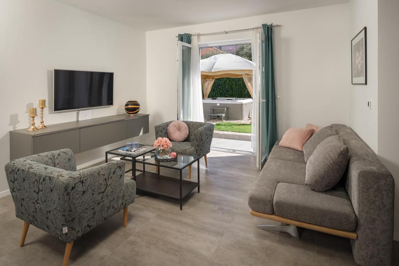 Villa Roko- The Spacious Luxury Τρογκίρ Εξωτερικό φωτογραφία
